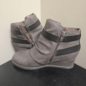 Jellypop Gray and Black Ankle Booties